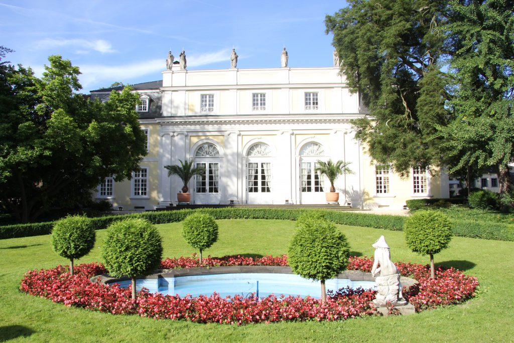 Beethovensaal-Terrasse-Sommer-1024x683.jpg